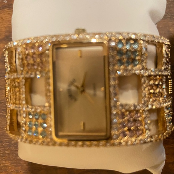 Women watches - Picture 3 of 11